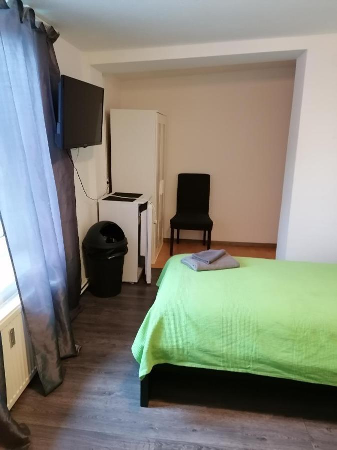 Loewen Unterkunft Braunschweig Exteriör bild